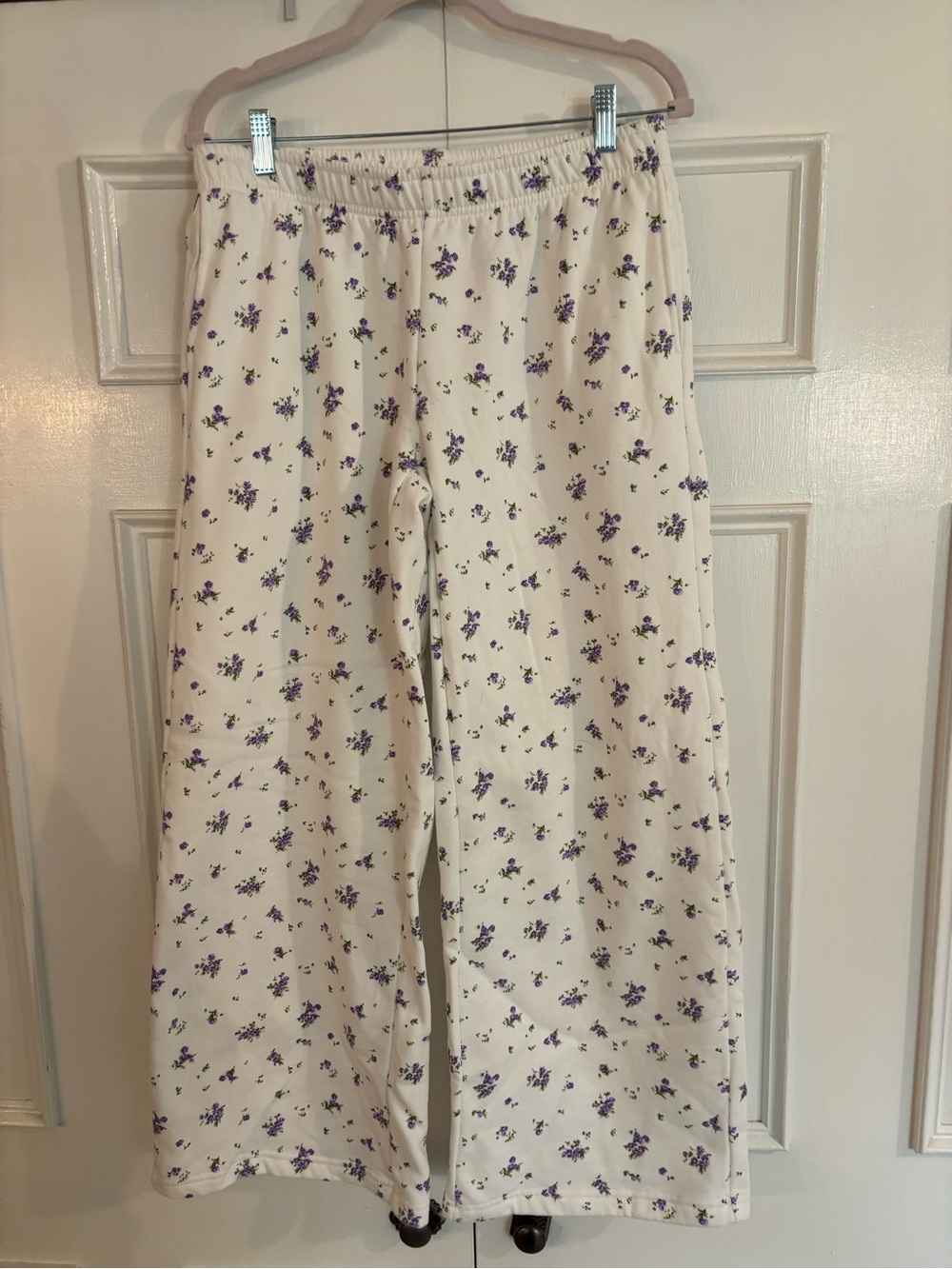 Demetra for Aeropostale Cream and Lavender Coquette Floral Wide Leg Sweatpants M